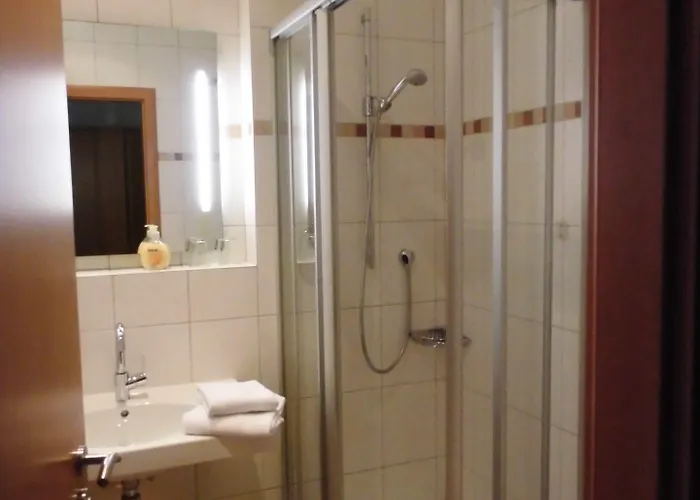 酒店 Landgasthaus Eggert 3*