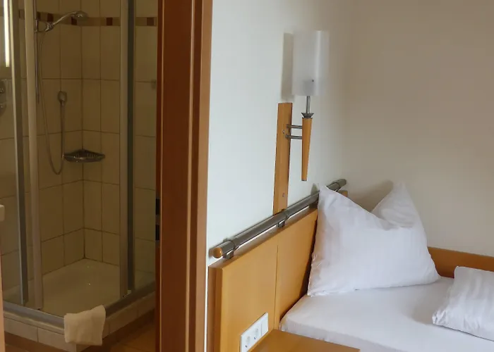 酒店 Landgasthaus Eggert 3*